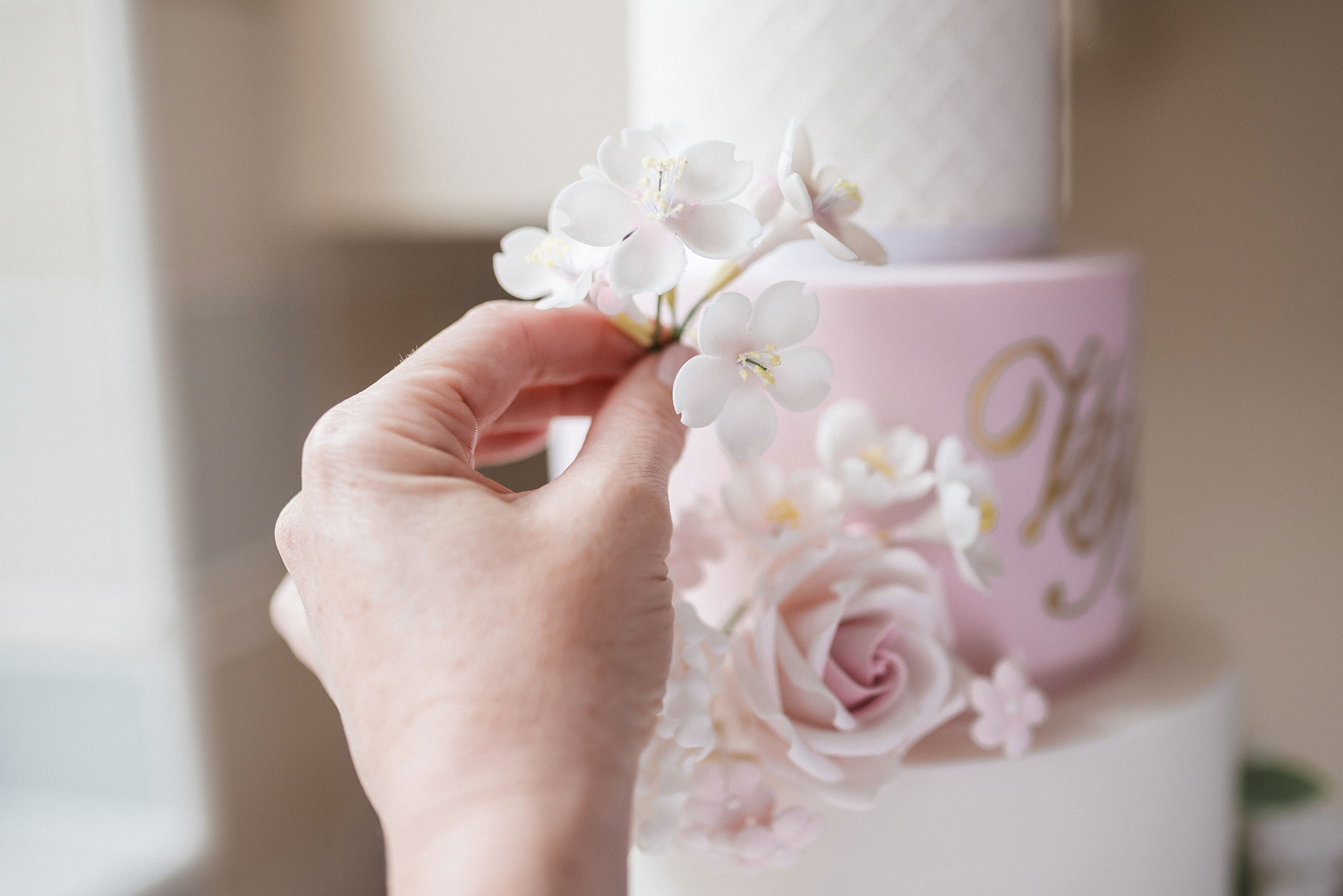Bespoke wedding cakes for London, Buckinghamshire