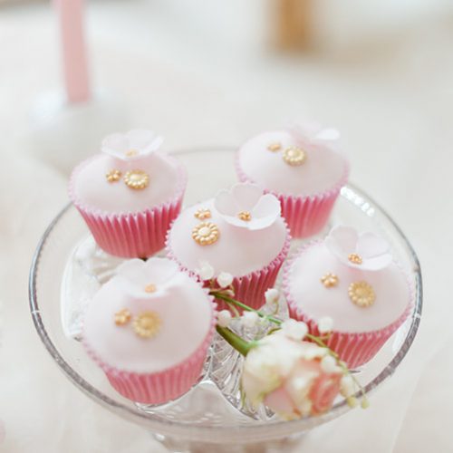 pink-fondant-cupcakes_orig